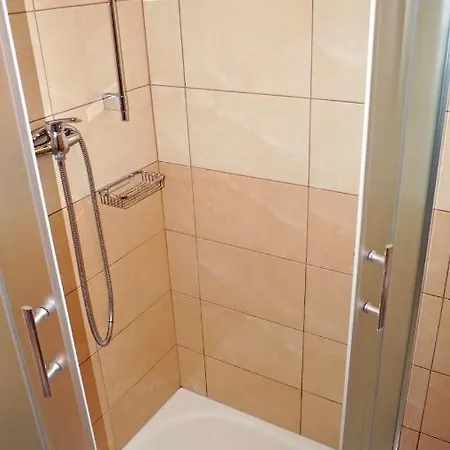 Edith 3* 瓦尔季采