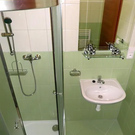 Edith 3* 瓦尔季采